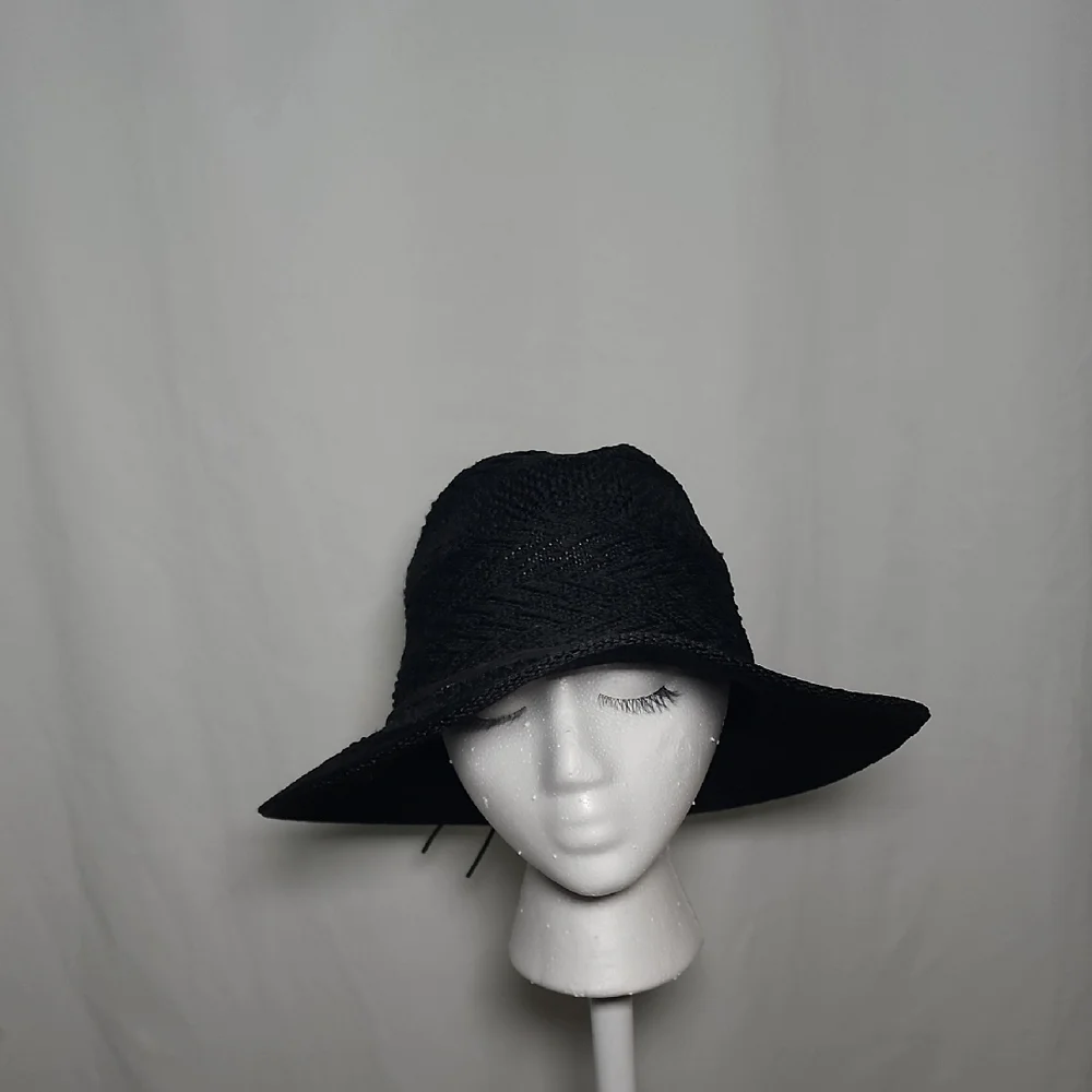 Source Unknown Elegant Black Women's Hat